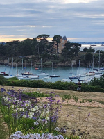 Pierre en bord de mer