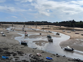 Pierre en bord de mer