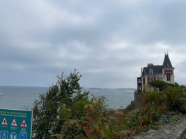 Dinard, Silence on tourne...