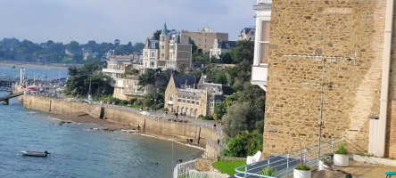 Dinard, Silence on tourne...