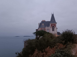 Dinard, Silence on tourne...