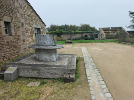 Mellé, bourg-jardin