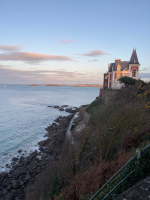 Dinard, Silence on tourne...