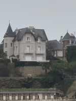 Dinard, Silence on tourne...