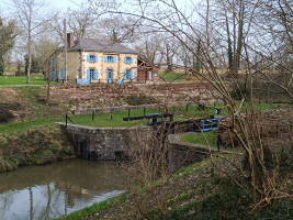 L'eau rigole au canal