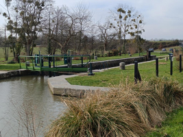 L'eau rigole au canal